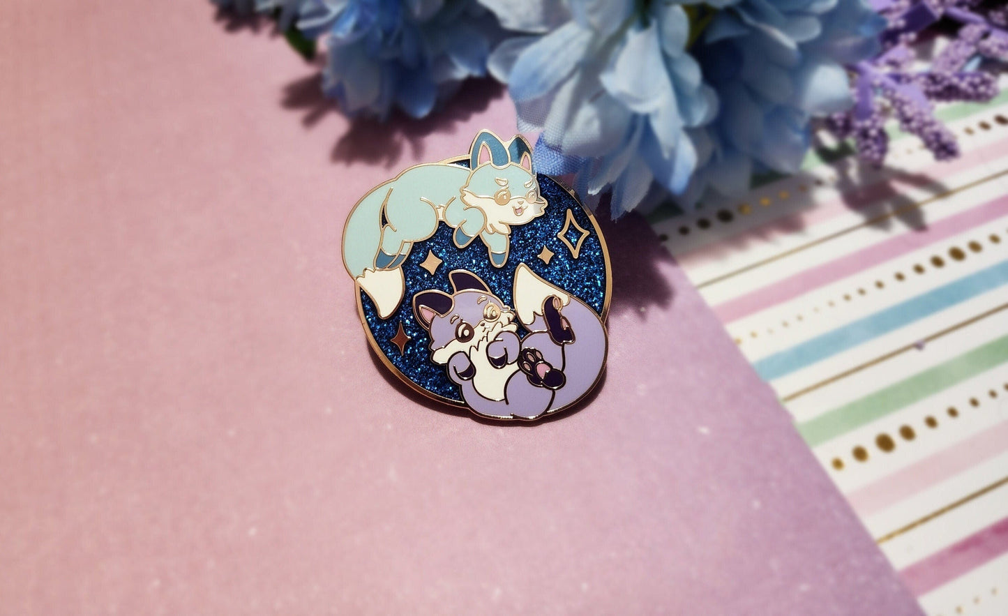 Twin Foxes - B Grade Pin